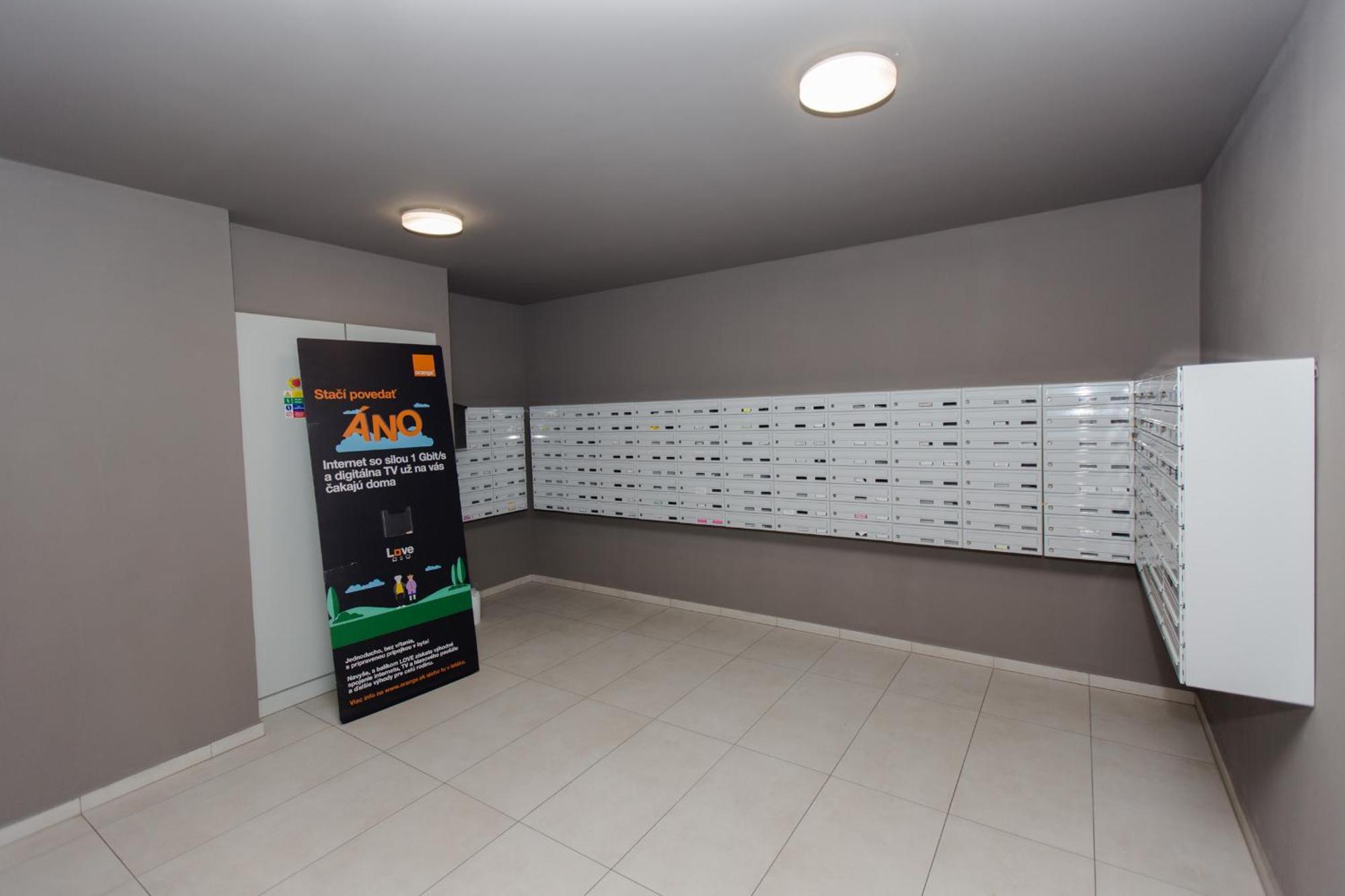 Apartment Near The Ondrej Nepela Winter Stadium 布拉迪斯拉发 外观 照片